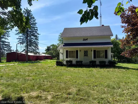 6120 Harrington Rd, Croswell, MI 48422