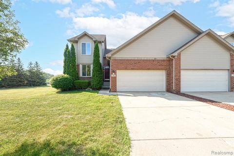 3986 Heavenly Ln, Warren, MI 48092