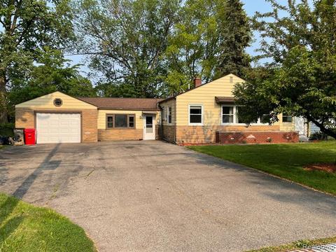 39194 Charbeneau St, Clinton Township, MI 48036