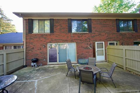 42511 Eldon Cir, Clinton Township, MI 48038