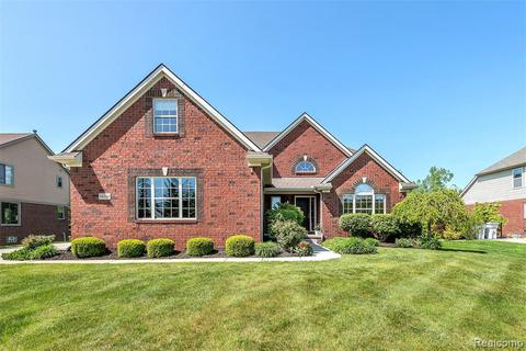 54110 West Ct, South Lyon, MI 48178
