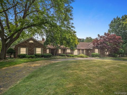 27859 Forestbrook Dr, Farmington Hills, MI 48334