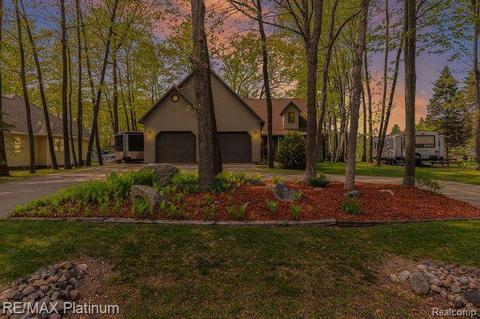 4650 Queens Way, Gladwin, MI 48624