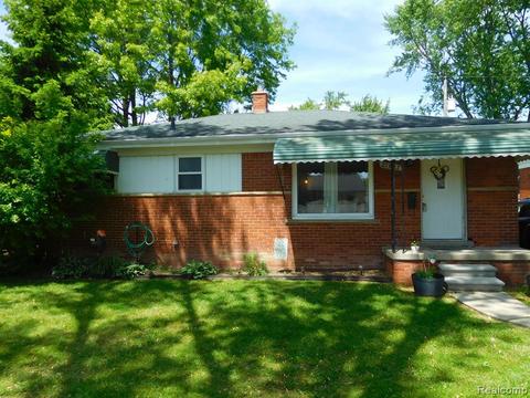 21827 Kramer St, Saint Clair Shores, MI 48080