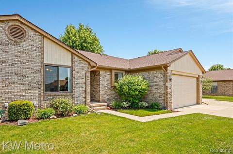 48392 Marwood Dr, Chesterfield, MI 48051