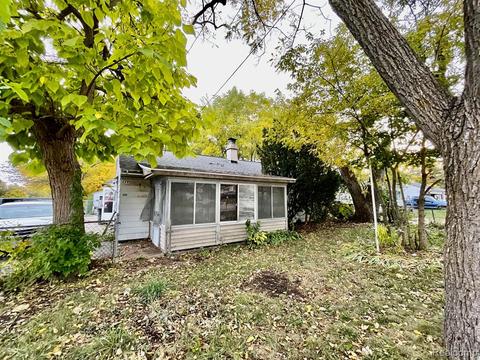 1244 E Juliah Ave, Flint, MI 48505