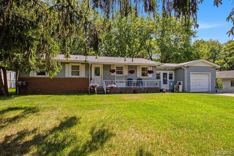 2430 Monte Carlo Dr, Howell, MI 48843