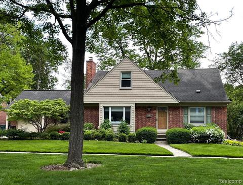 13123 Lincoln Dr, Huntington Woods, MI 48070