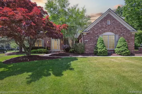 46712 Glengarry Blvd, Canton, MI 48188