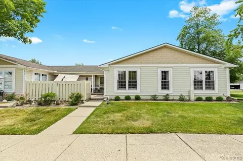 22733 Cortes St, Novi, MI 48375