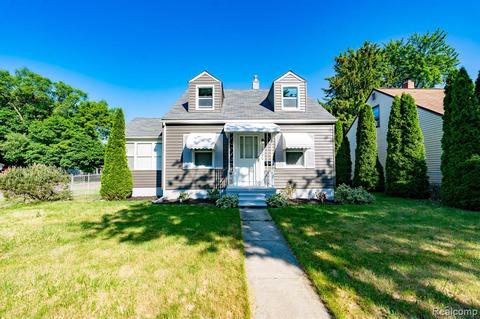 19292 Beaconsfield St, Harper Woods, MI 48225