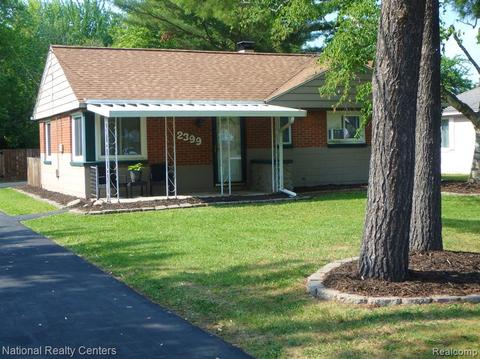 2399 Wildwood Circle Dr, Grand Blanc, MI 48439
