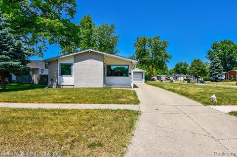 26323 Tawas St, Madison Heights, MI 48071