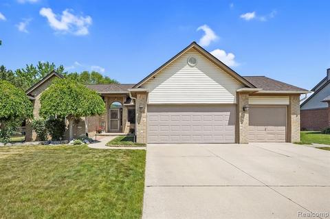 16271 Vandelay Dr, Macomb, MI 48044