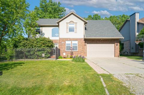 32105 Saint Vincent Ave, Warren, MI 48092