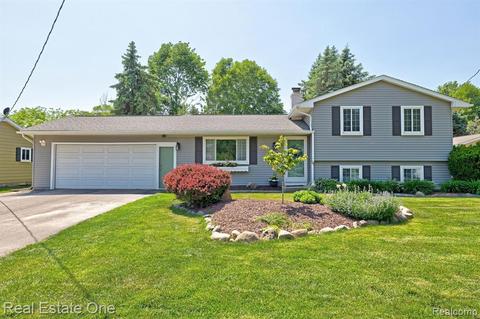 3767 Thomas Rd, Oxford, MI 48371