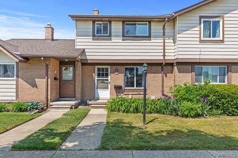 8401 18 Mile Rd #42, Sterling Heights, MI 48313