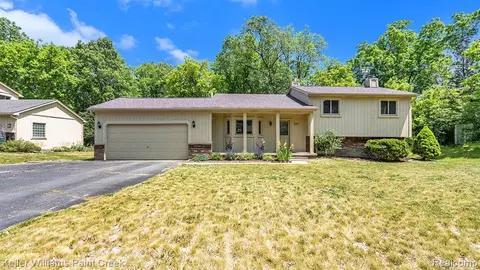 1237 Prudence Dr, Waterford, MI 48327