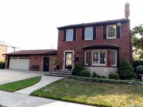2363 23rd St, Wyandotte, MI 48192