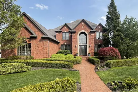 63520 Georgetowne S, Washington, MI 48095