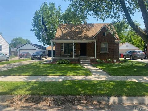 29788 Park St, Roseville, MI 48066