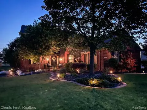 1832 Liberty St N, Canton, MI 48188