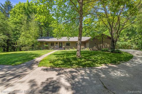 3190 W Brocker Rd, Metamora, MI 48455