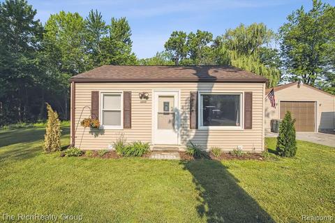 4592 S Willard Rd, Canton, MI 48188
