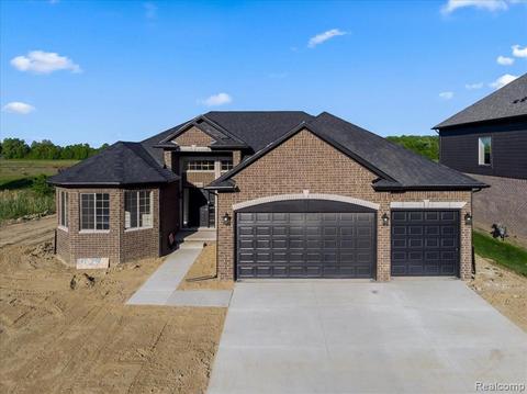 56444 Leeds Ln, Macomb, MI 48042