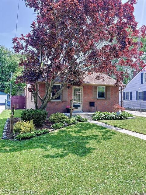 4703 Academy St, Dearborn Heights, MI 48125
