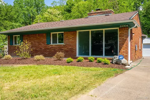 21004 Westover Ave, Southfield, MI 48075