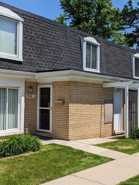 29948 City Center Dr #3, Warren, MI 48093