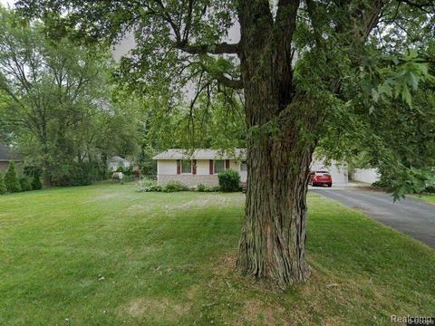 2940 Sunderland, Waterford, MI 48329