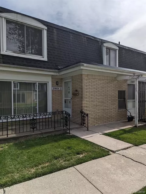 29804 City Center Dr #2, Warren, MI 48093