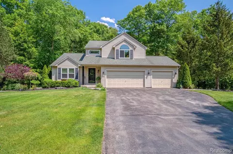 6192 Shadetree Ct, Howell, MI 48843