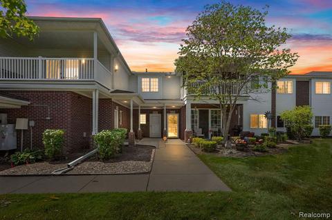 14310 Moravian Manor Cir, Sterling Heights, MI 48312