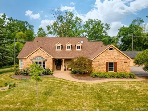 7555 N Ridge Rd, Canton, MI 48187