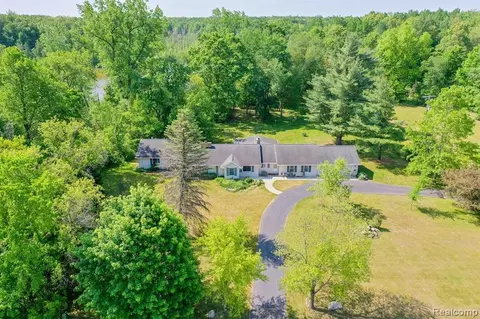 273 Columbiaville Rd, Columbiaville, MI 48421