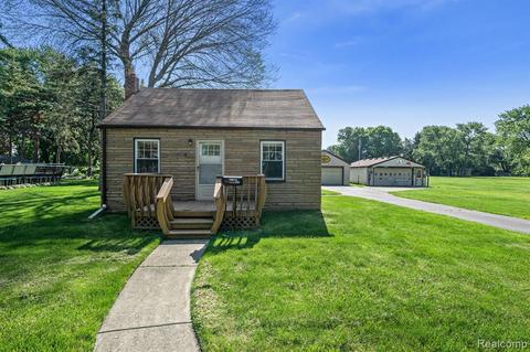 31350 York St, Fraser, MI 48026