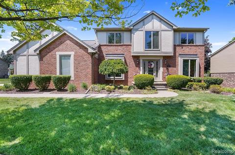 504 Scone Dr, Troy, MI 48098