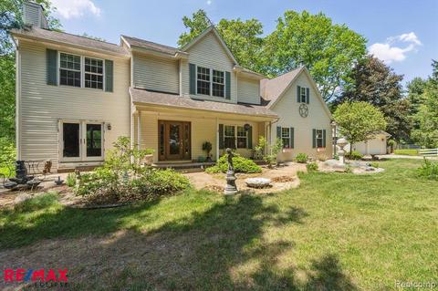 6345 Mack Rd, Howell, MI 48855