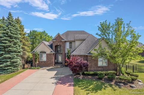 21796 Carrington Dr, Macomb, MI 48044