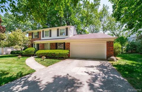 3375 Witherbee Dr, Troy, MI 48084