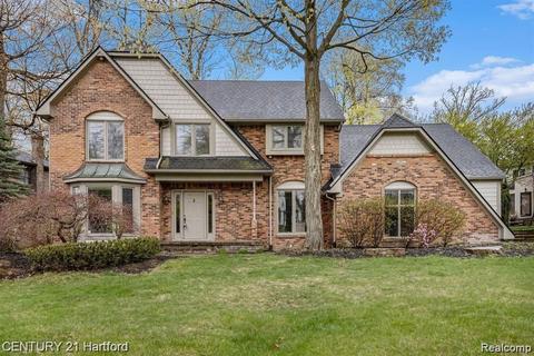 38815 Cheshire Dr, Northville, MI 48167