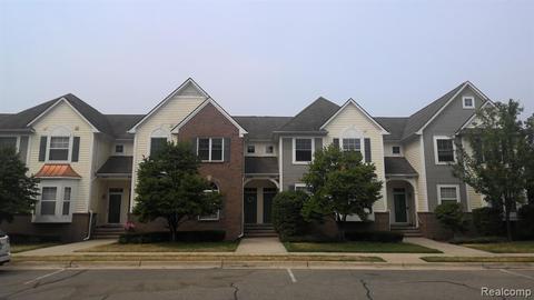 2202 Paradise Trl, Oxford, MI 48371