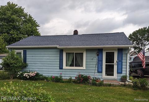 4215 Woodrow Ave, Burton, MI 48509