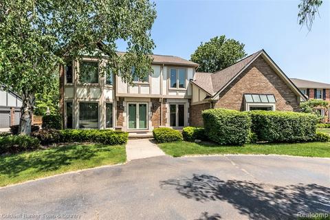 37609 E Meadowhill Dr, Northville, MI 48167