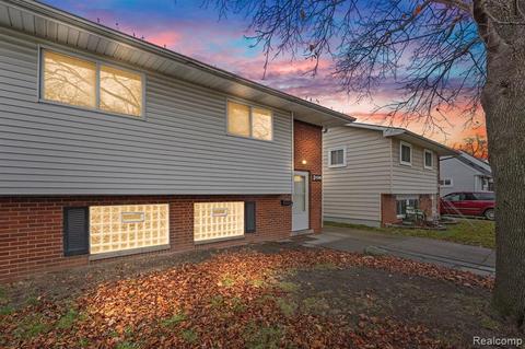 24241 Lauren Ave, Warren, MI 48089
