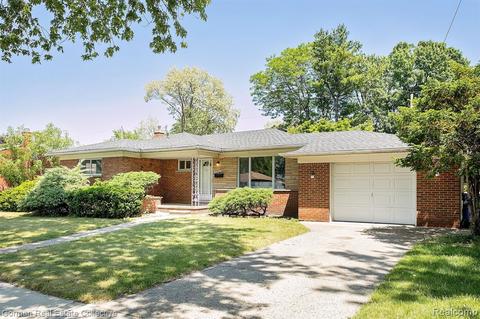 27312 Santa Ana Dr, Warren, MI 48093
