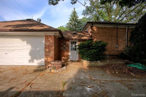 54375 Schoenherr Rd, Shelby Township, MI 48315